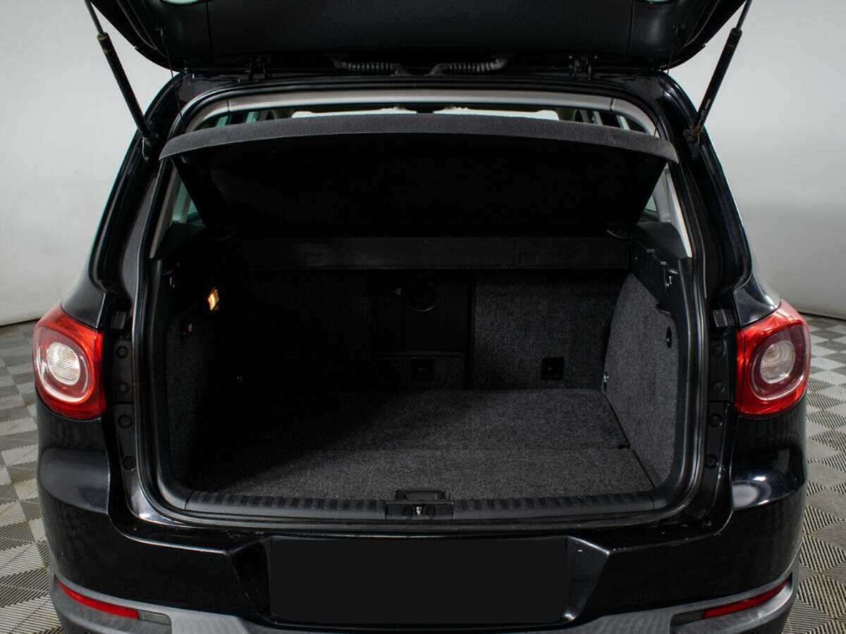 Volkswagen Tiguan с пробегом — 2010 год. Фото: #11