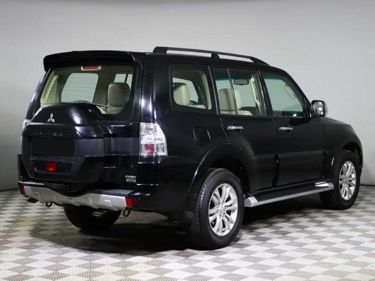 Mitsubishi Pajero с пробегом — 2017 год. Фото: #3