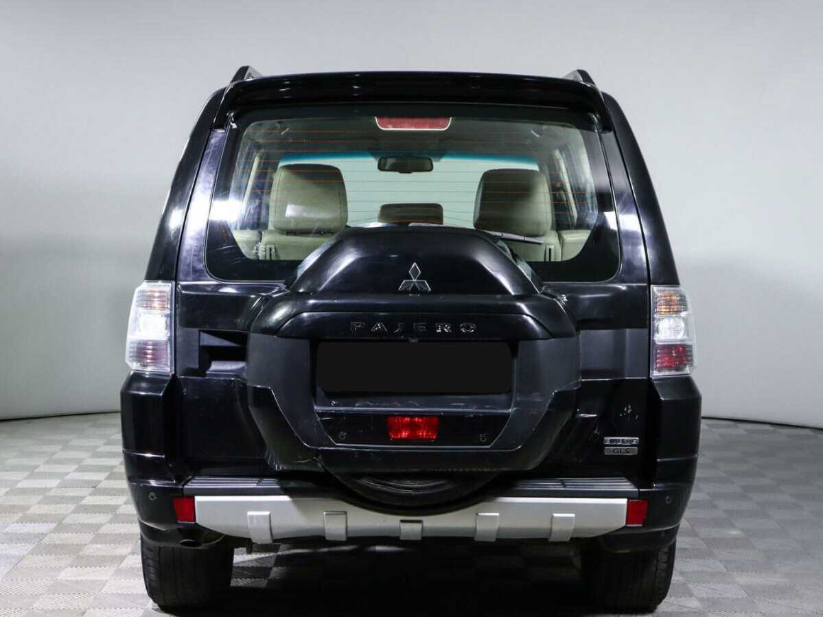 Mitsubishi Pajero с пробегом — 2017 год. Фото: #4