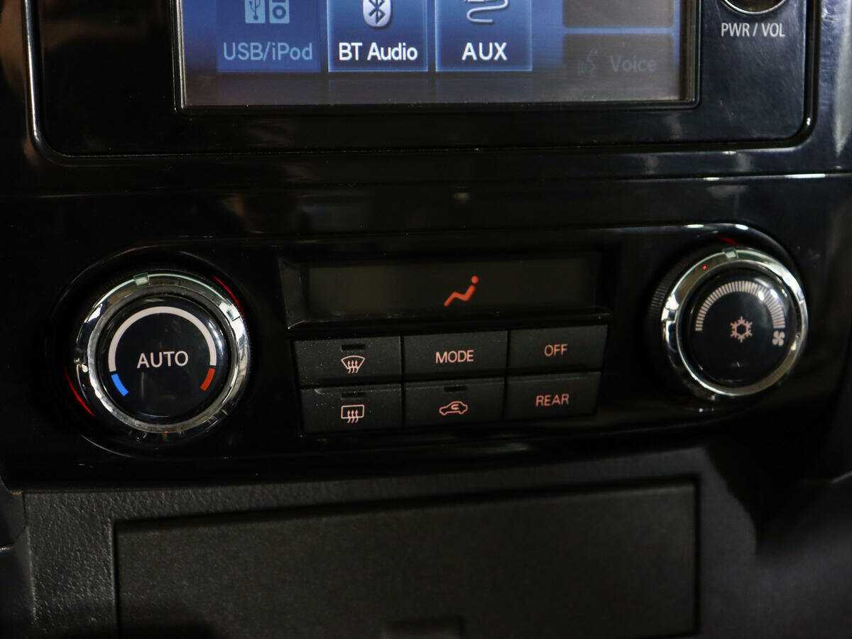 Mitsubishi Pajero с пробегом — 2017 год. Фото: #21