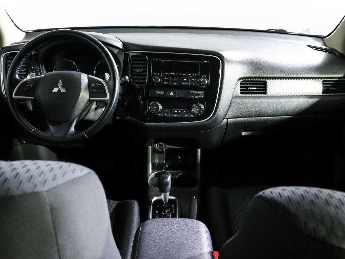 Mitsubishi Outlander с пробегом — 2013 год. Фото: #11
