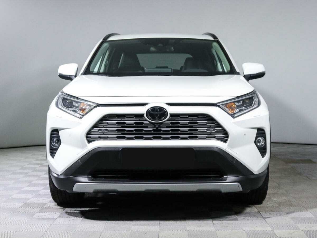 Toyota RAV4 с пробегом — 2021 год. Фото: #1