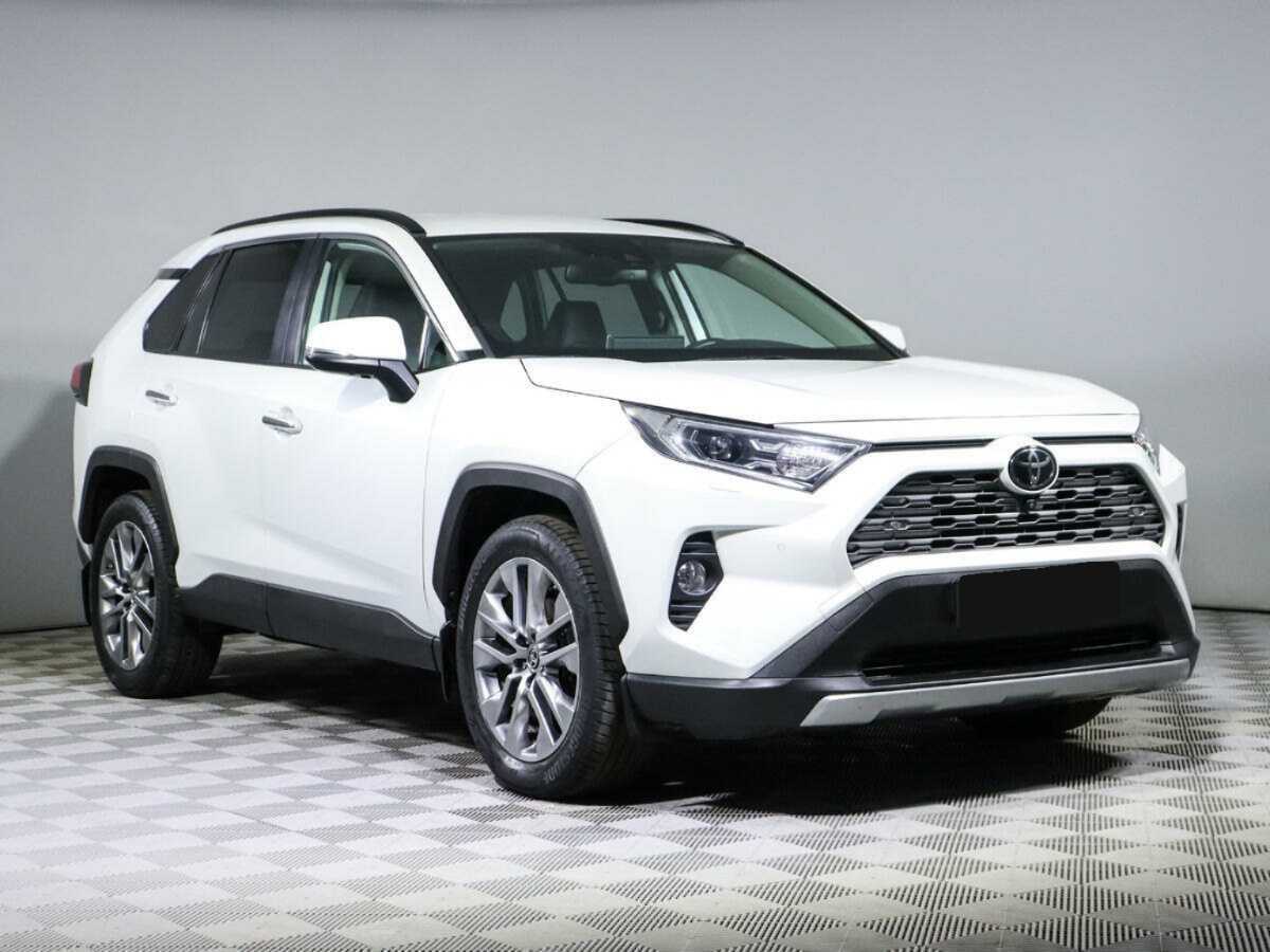 Toyota RAV4 с пробегом — 2021 год. Фото: #2