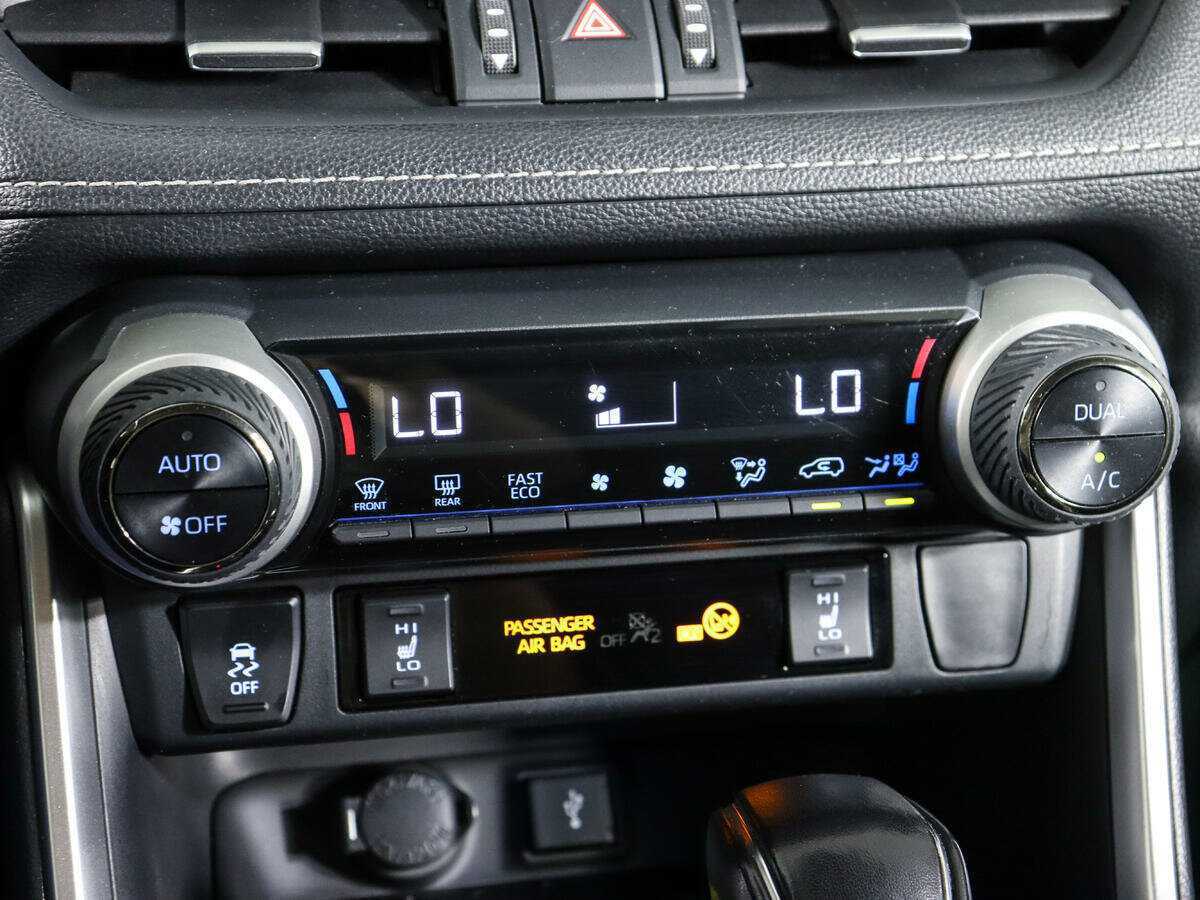 Toyota RAV4 с пробегом — 2021 год. Фото: #25