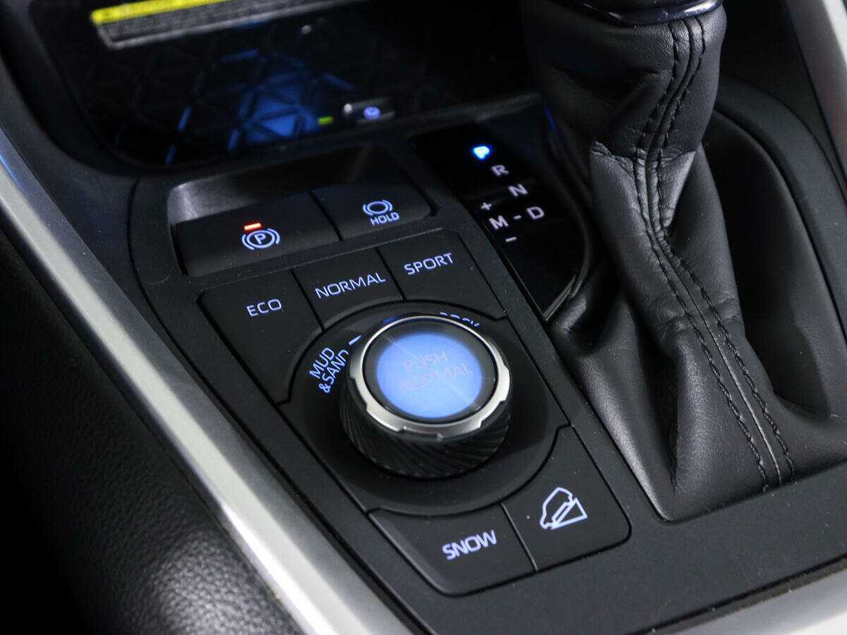 Toyota RAV4 с пробегом — 2021 год. Фото: #26