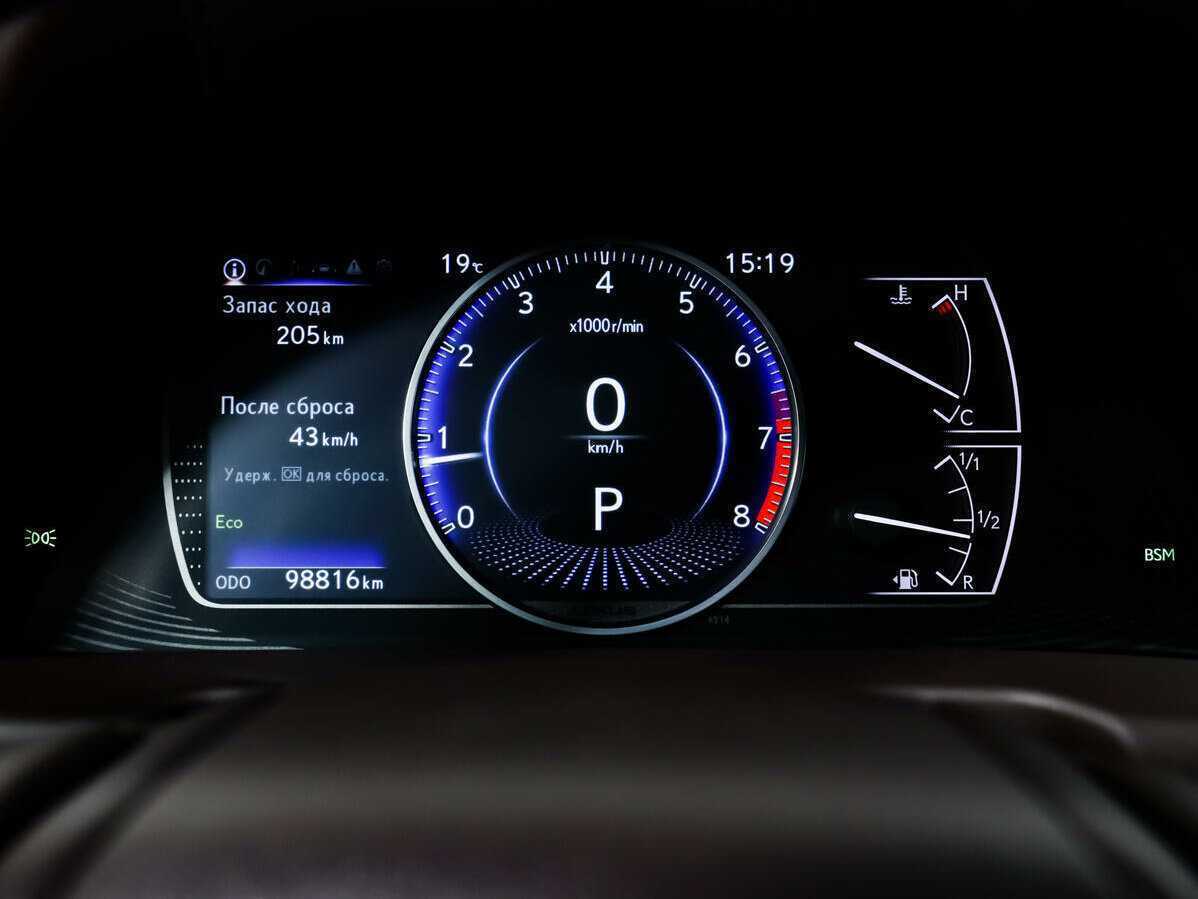 Lexus ES с пробегом — 2021 год. Фото: #9