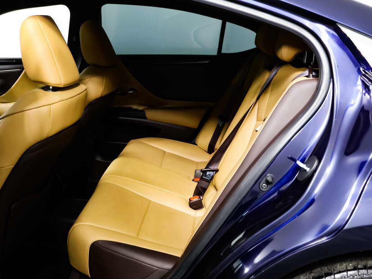 Lexus ES с пробегом — 2021 год. Фото: #11
