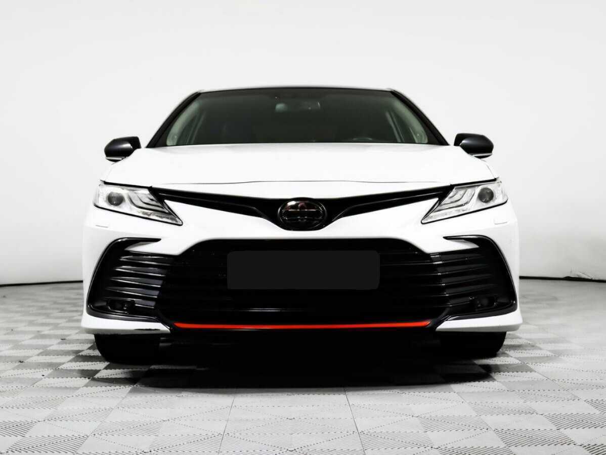 Toyota Camry с пробегом — 2021 год. Фото: #1