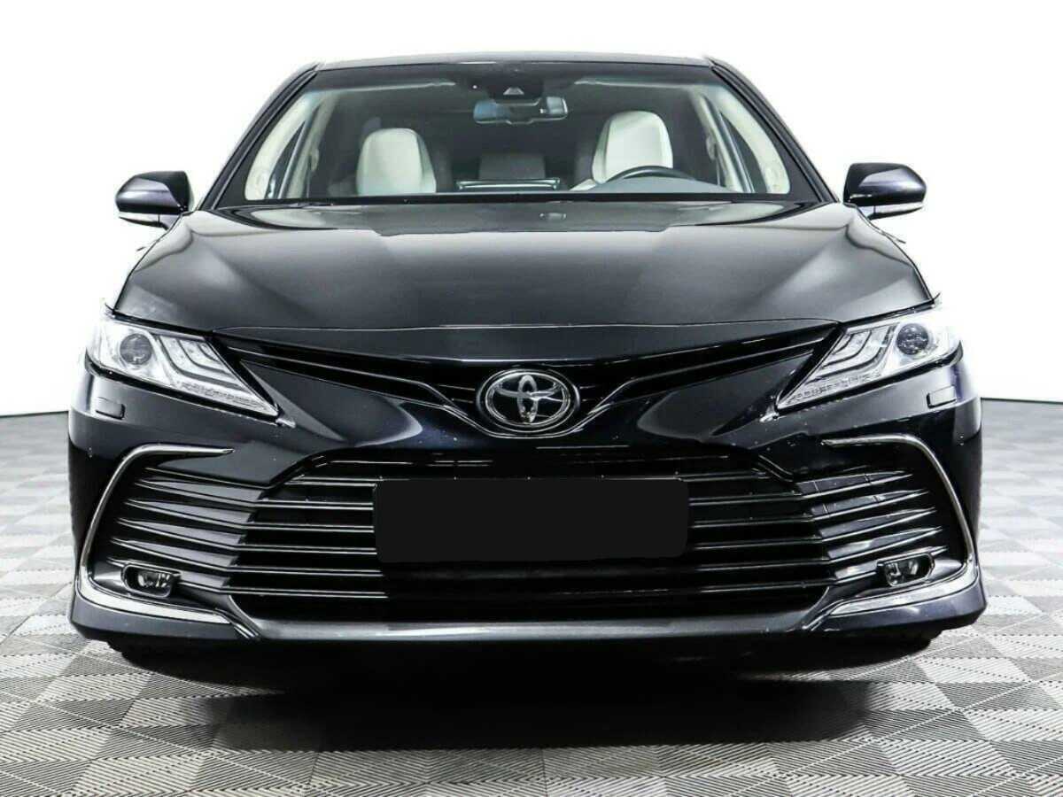 Toyota Camry с пробегом — 2021 год. Фото: #1