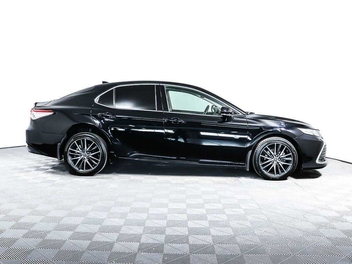 Toyota Camry с пробегом — 2021 год. Фото: #3