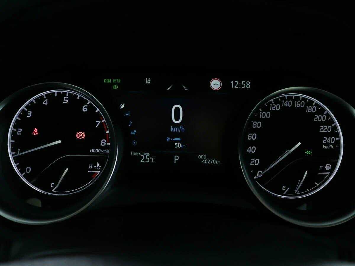 Toyota Camry с пробегом — 2021 год. Фото: #9