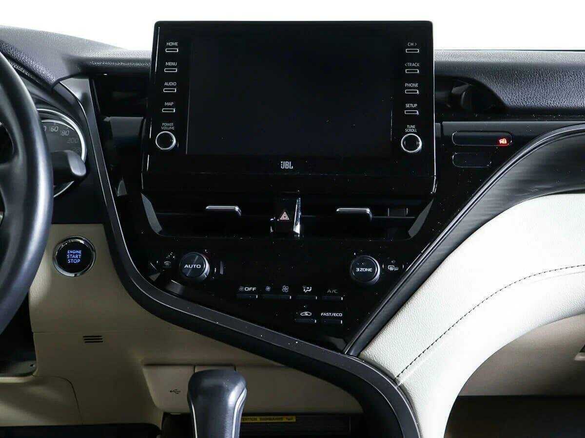 Toyota Camry с пробегом — 2021 год. Фото: #11