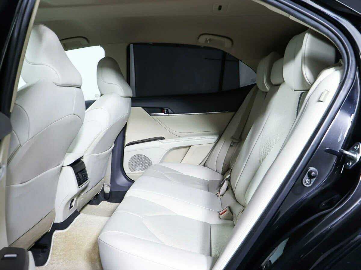 Toyota Camry с пробегом — 2021 год. Фото: #12