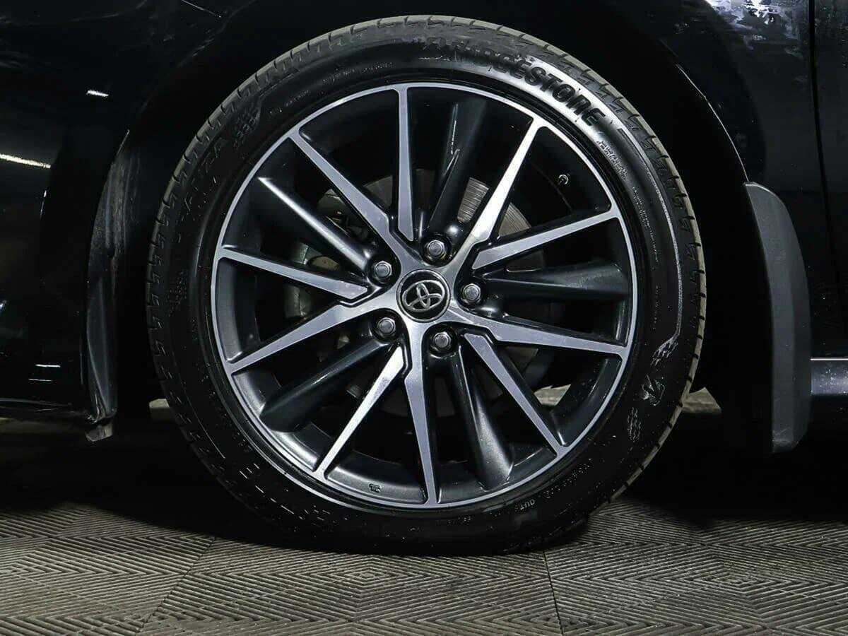 Toyota Camry с пробегом — 2021 год. Фото: #14