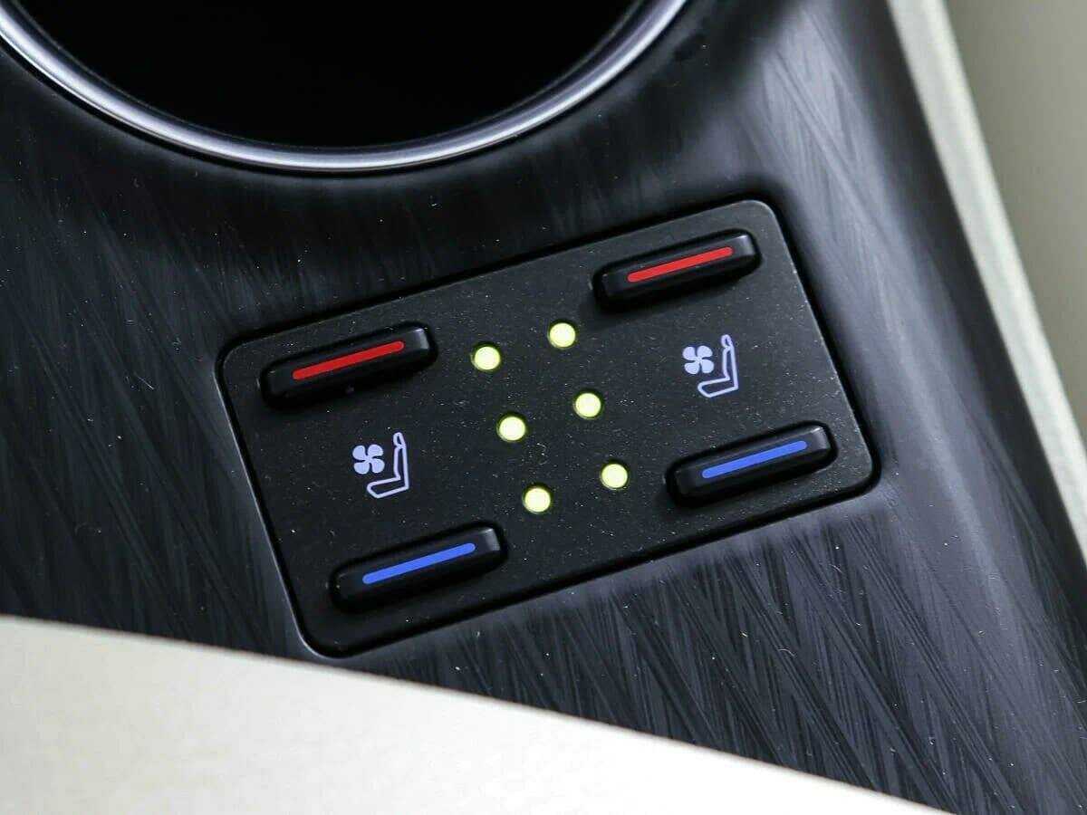 Toyota Camry с пробегом — 2021 год. Фото: #21