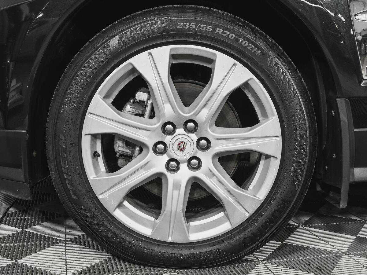 Cadillac SRX с пробегом — 2011 год. Фото: #17