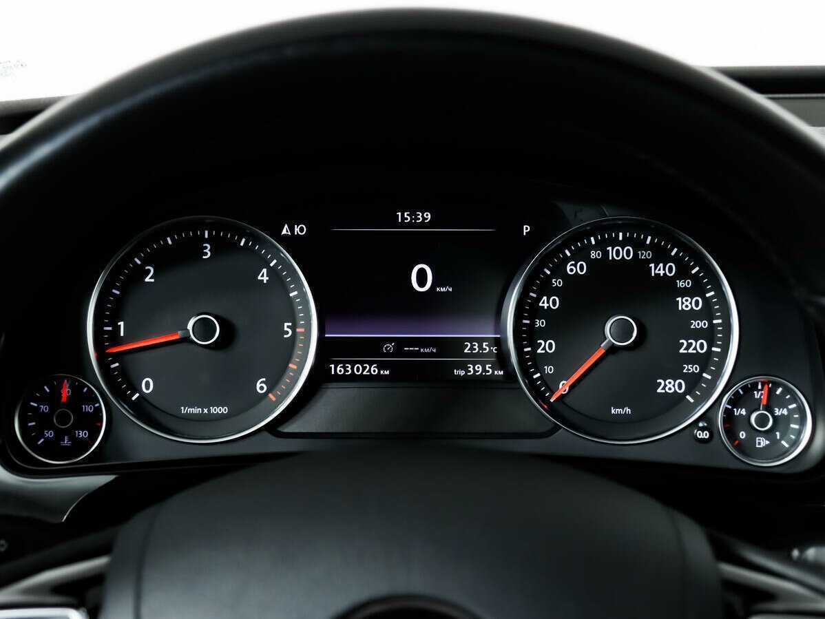 Volkswagen Touareg с пробегом — 2011 год. Фото: #7