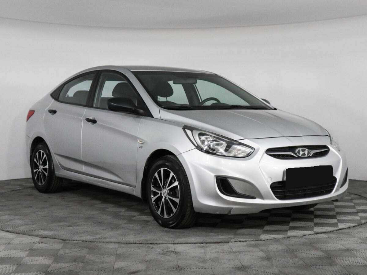 Hyundai Solaris с пробегом — 2011 год. Фото: #2