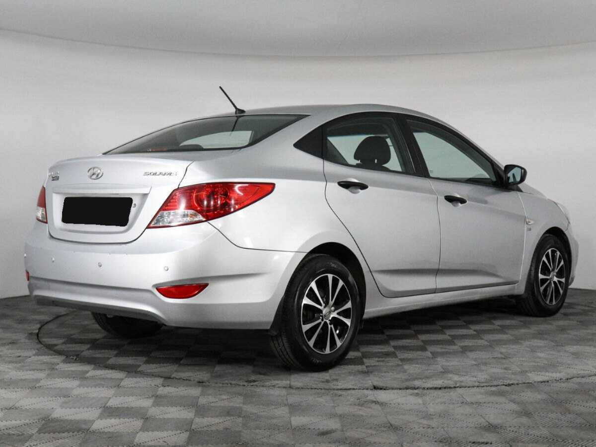 Hyundai Solaris с пробегом — 2011 год. Фото: #4
