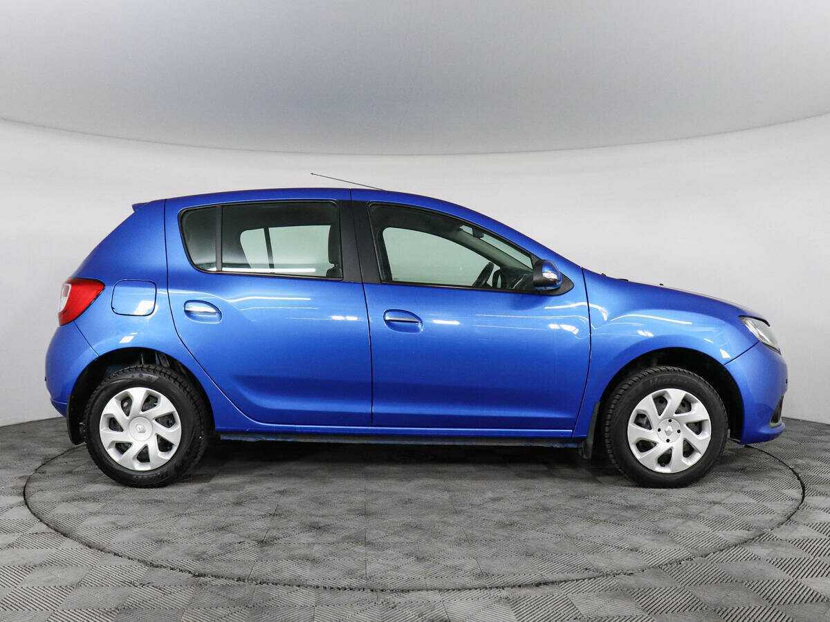 Renault Sandero с пробегом — 2016 год. Фото: #3