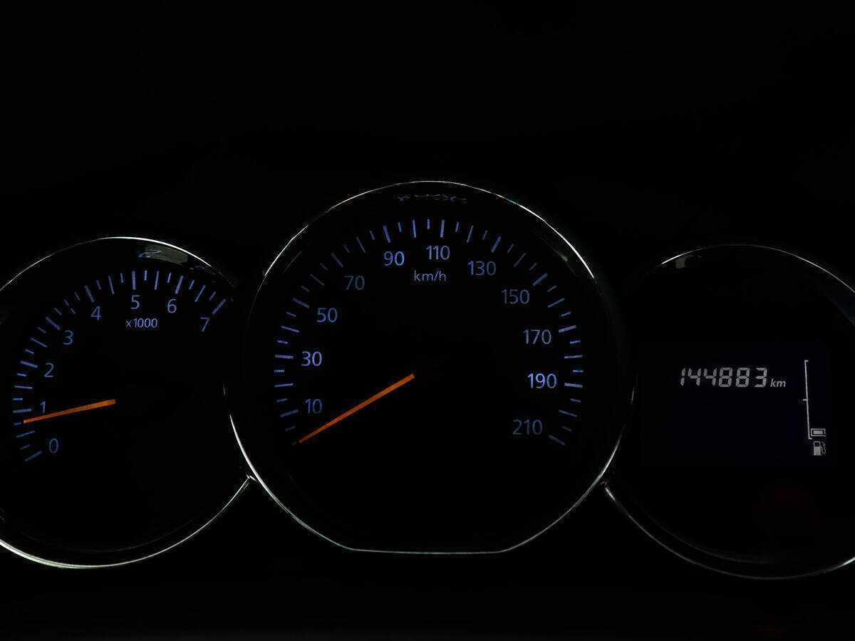 Renault Sandero с пробегом — 2016 год. Фото: #10