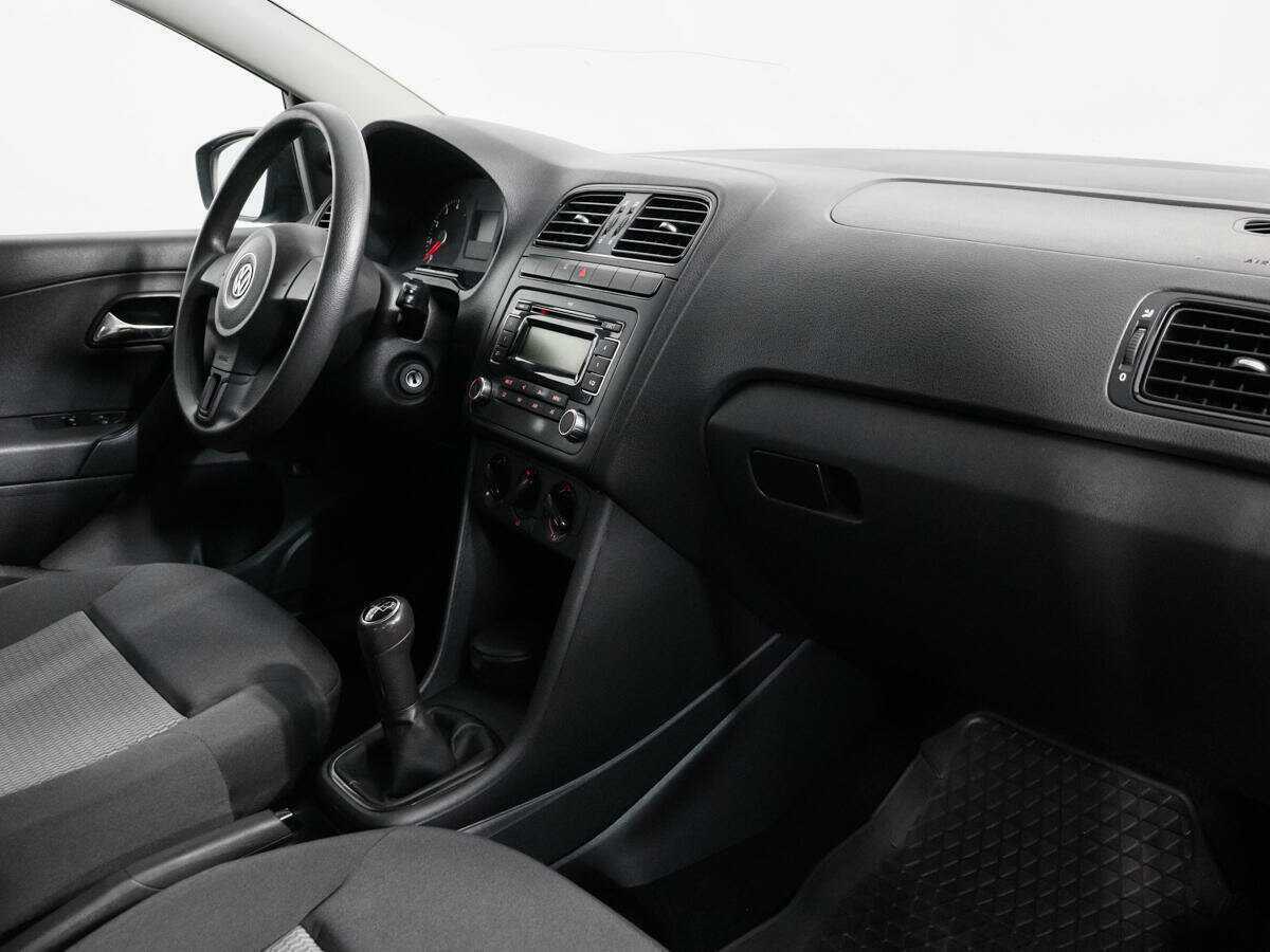 Volkswagen Polo с пробегом — 2011 год. Фото: #8