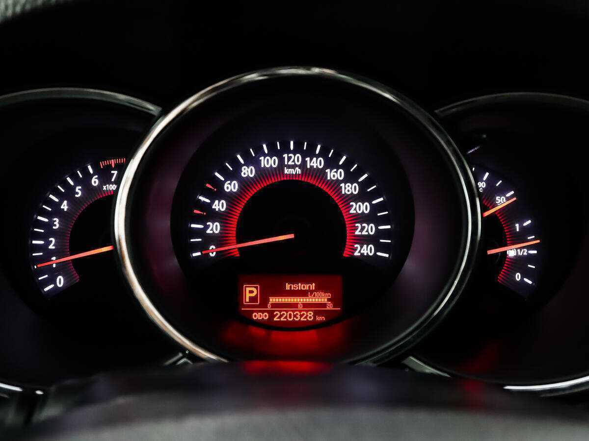 Kia Sorento с пробегом — 2011 год. Фото: #10