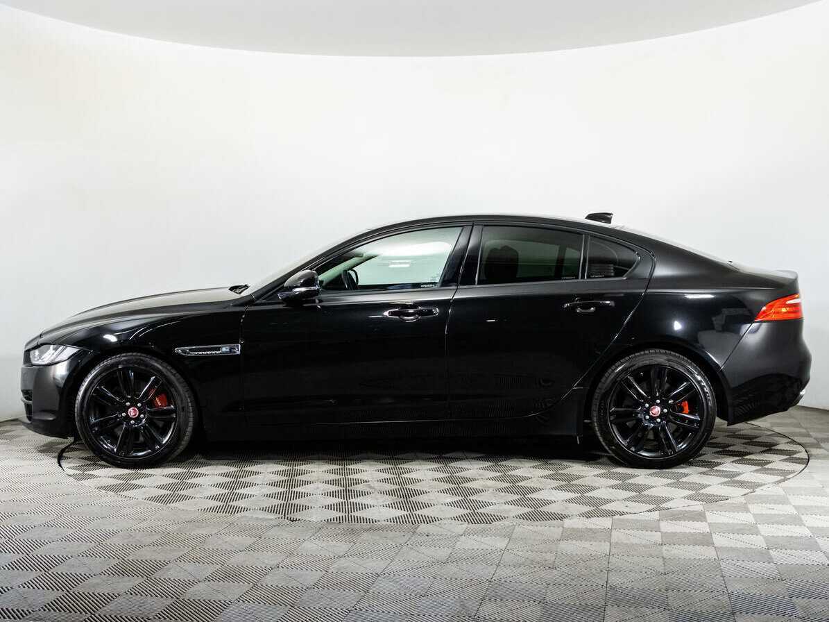 Jaguar XE с пробегом — 2017 год. Фото: #7