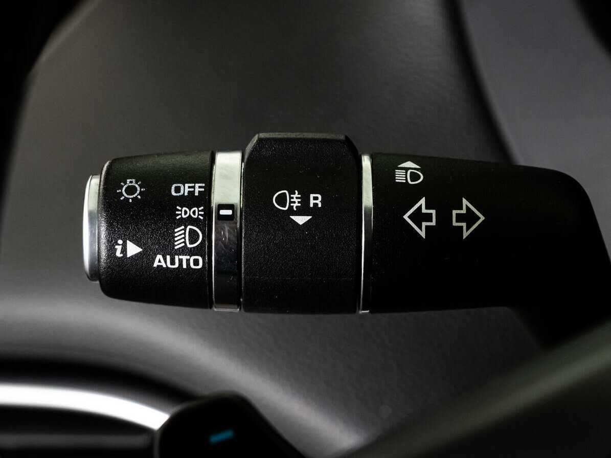 Jaguar XE с пробегом — 2017 год. Фото: #19