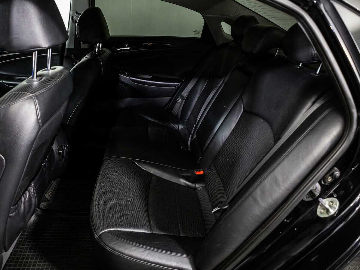 Hyundai Sonata с пробегом — 2011 год. Фото: #7