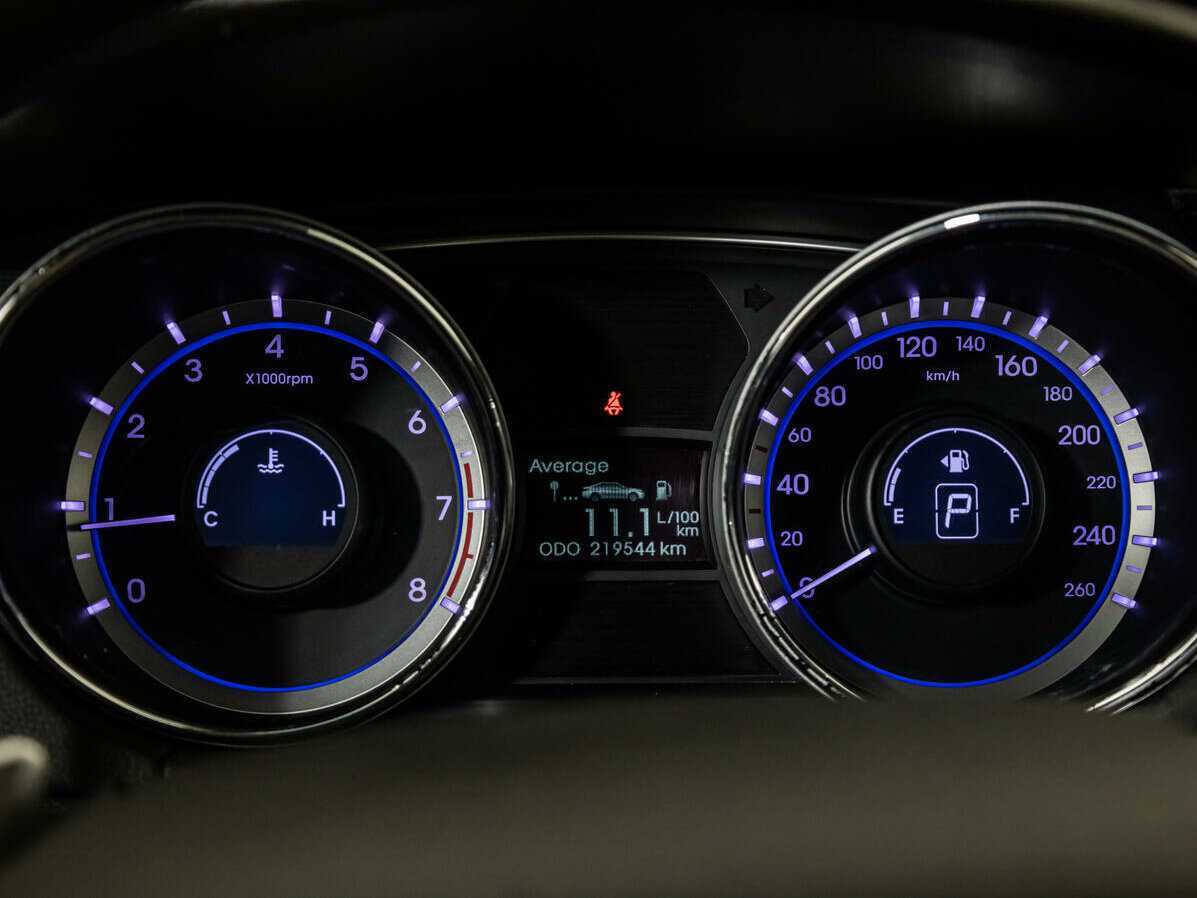 Hyundai Sonata с пробегом — 2011 год. Фото: #9