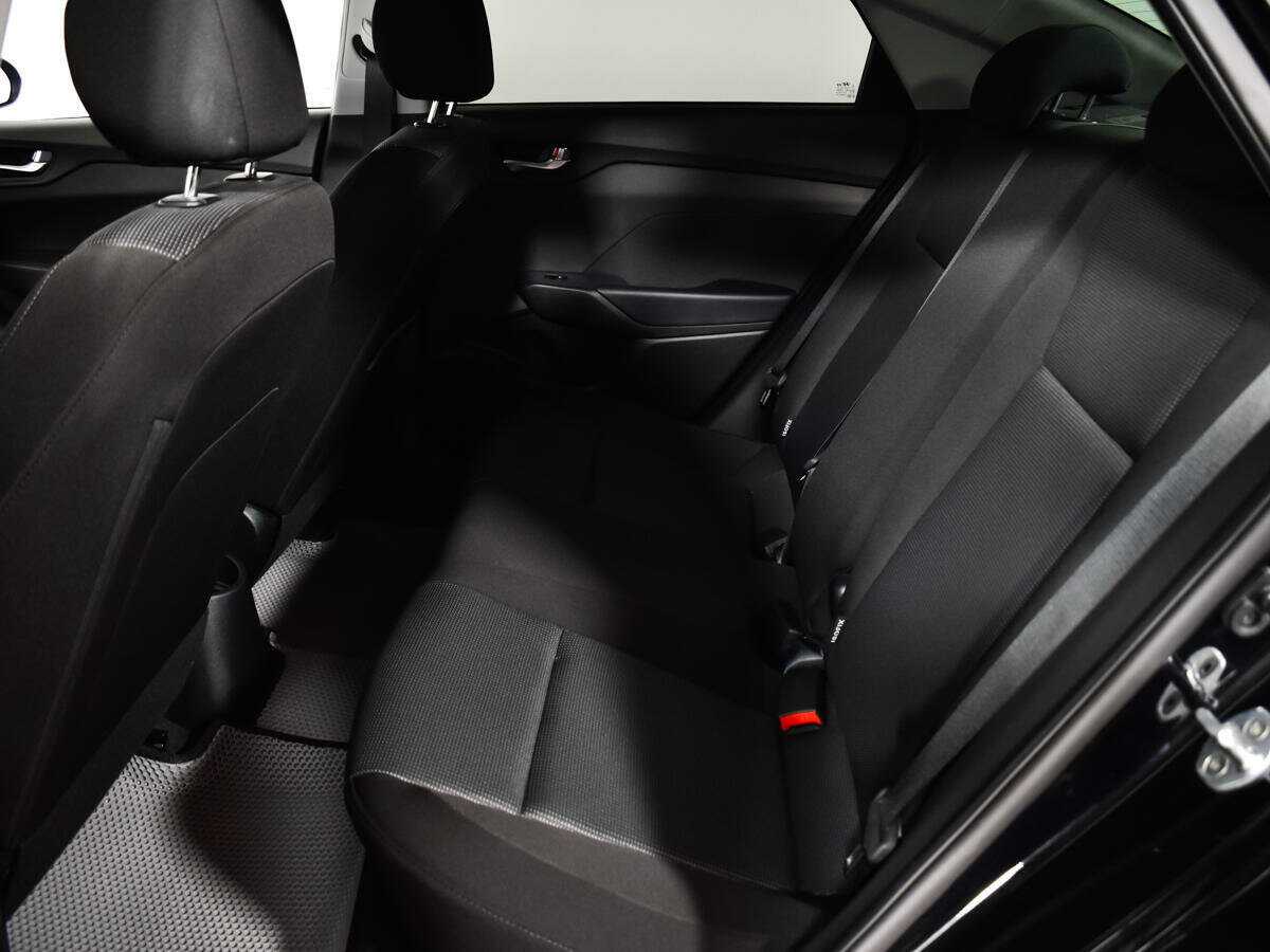 Hyundai Solaris с пробегом — 2022 год. Фото: #9