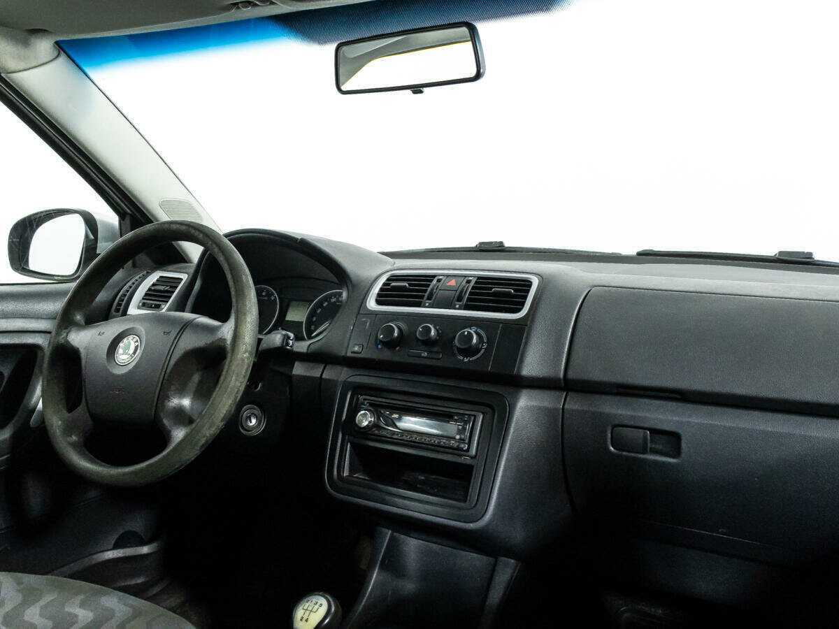 Skoda Fabia с пробегом — 2008 год. Фото: #13