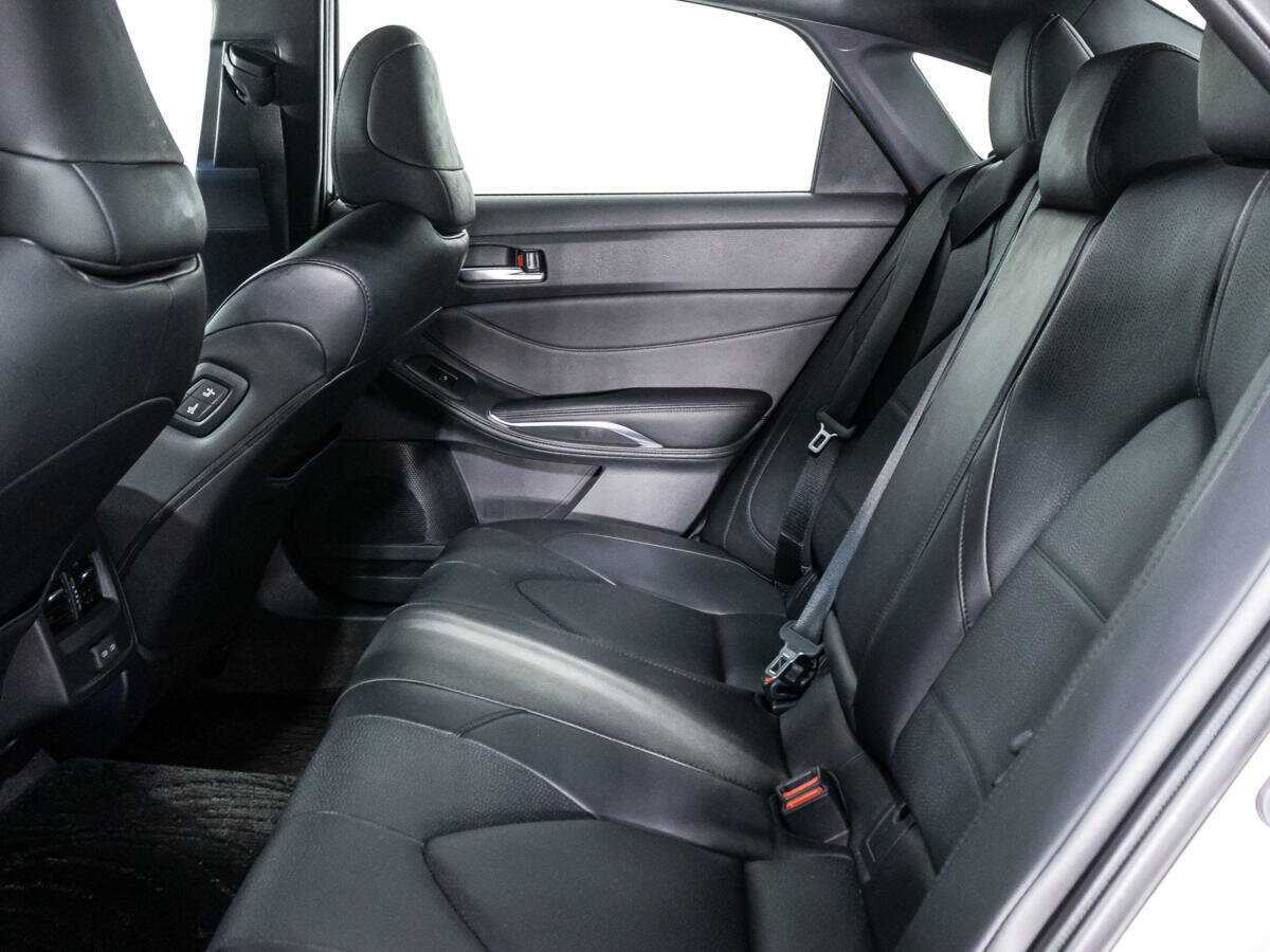 Toyota Avalon с пробегом — 2022 год. Фото: #9