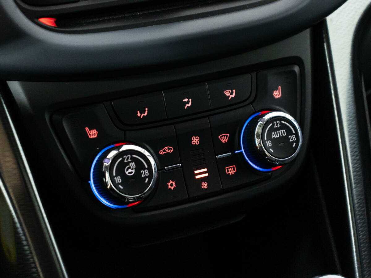 Opel Zafira с пробегом — 2012 год. Фото: #19