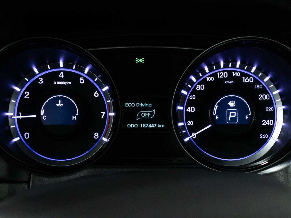 Hyundai Sonata с пробегом — 2011 год. Фото: #11