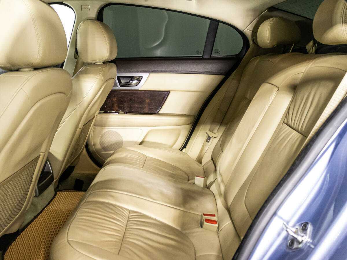 Jaguar XF с пробегом — 2008 год. Фото: #7