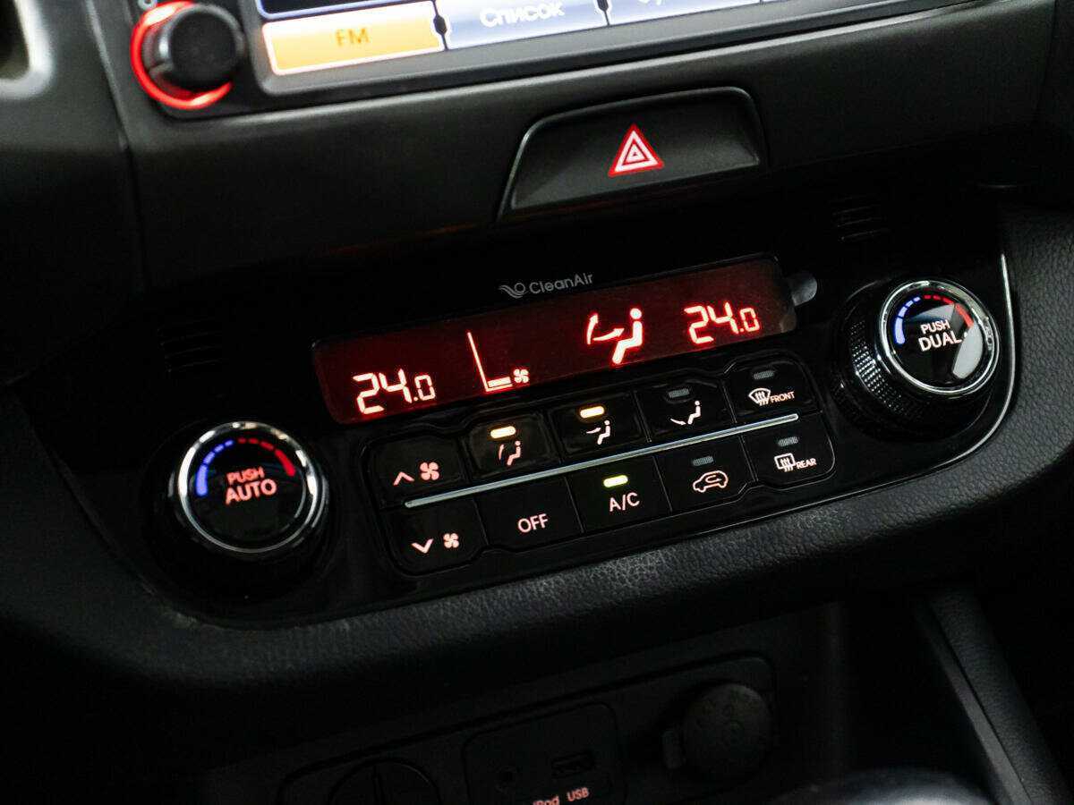 Kia Sportage с пробегом — 2011 год. Фото: #16