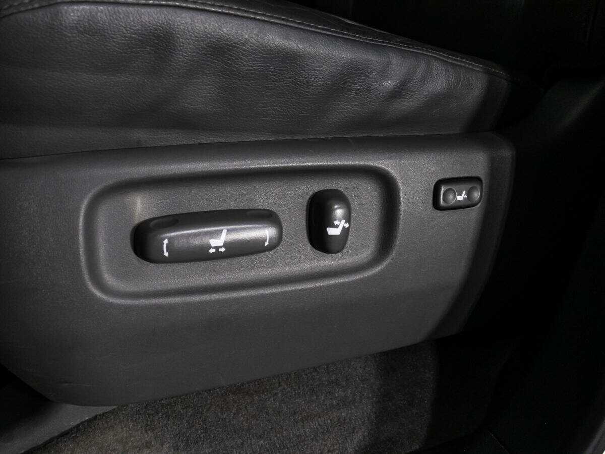 Toyota Land Cruiser с пробегом — 2010 год. Фото: #14