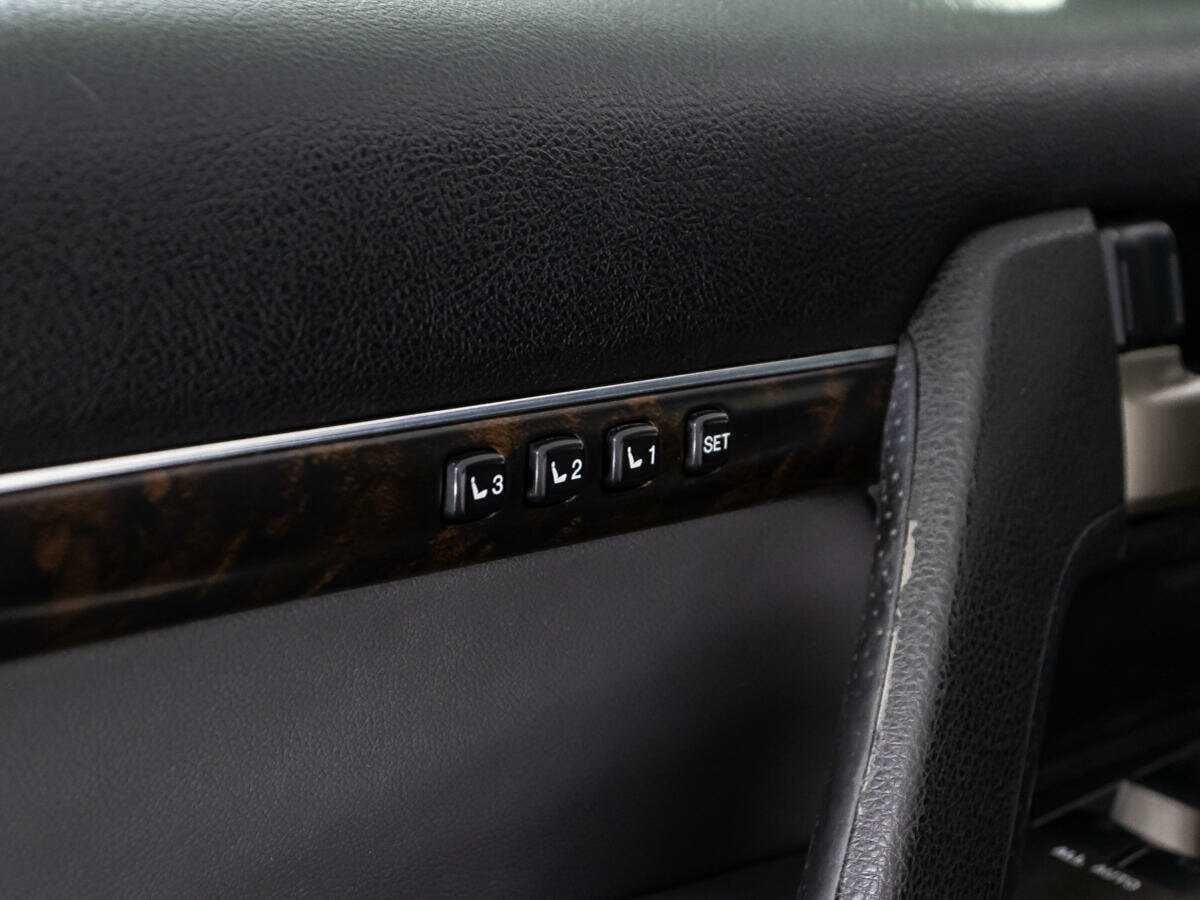 Toyota Land Cruiser с пробегом — 2010 год. Фото: #15