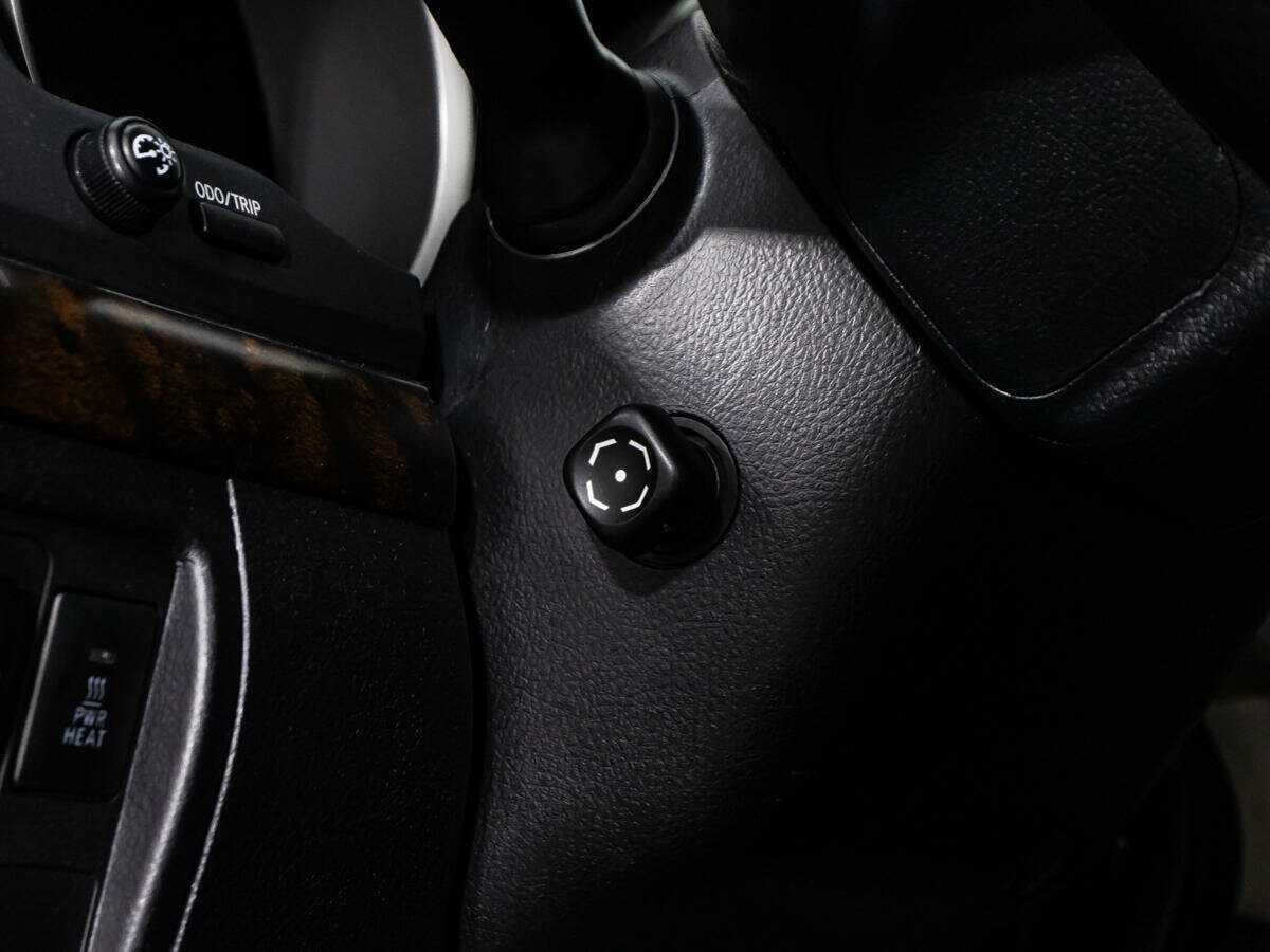 Toyota Land Cruiser с пробегом — 2010 год. Фото: #16