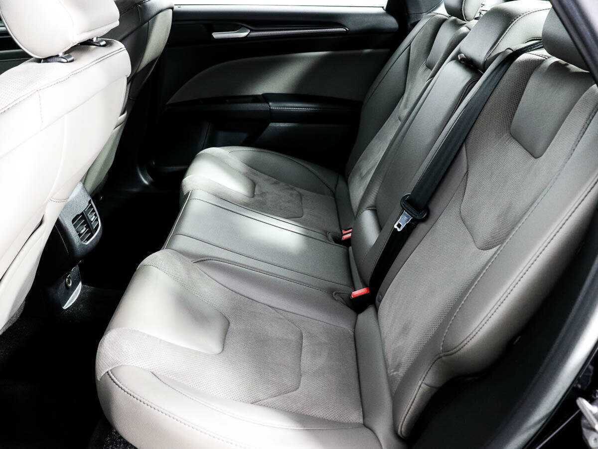 Ford Fusion (North America) с пробегом — 2017 год. Фото: #10