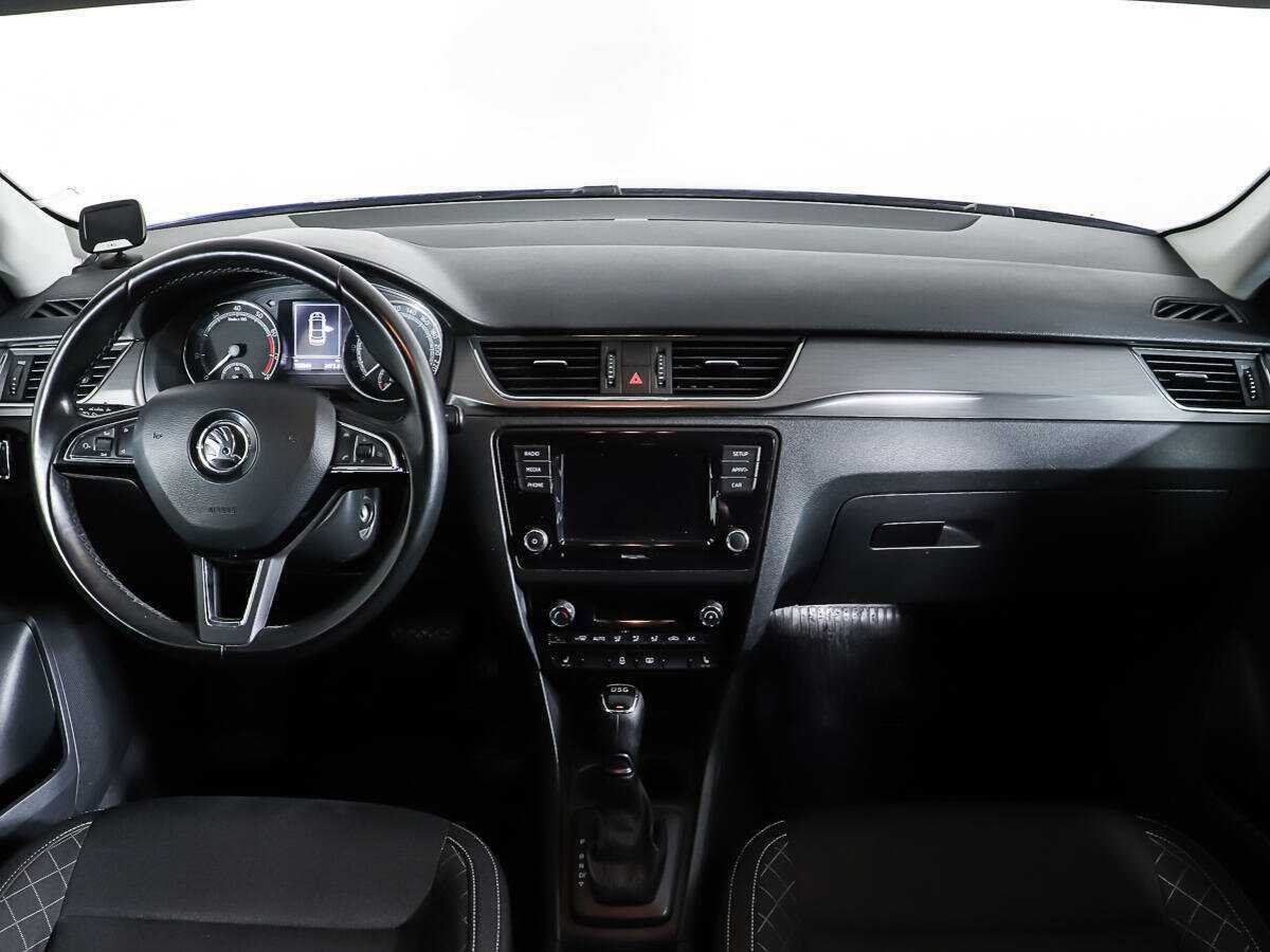 Skoda Rapid с пробегом — 2017 год. Фото: #4