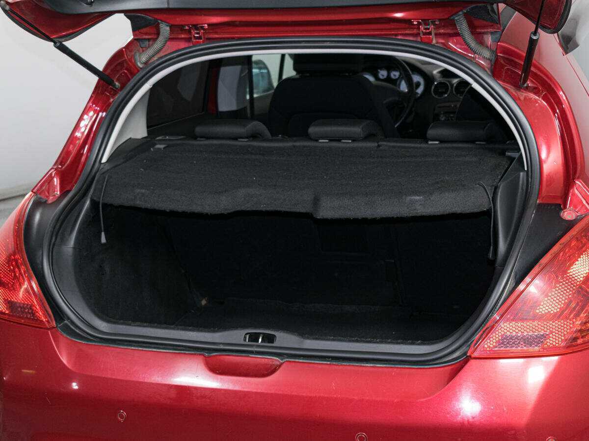 Peugeot 308 с пробегом — 2011 год. Фото: #8