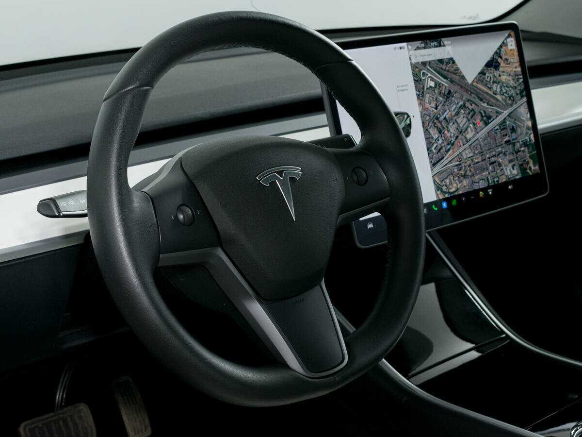 Tesla Model 3 с пробегом — 2019 год. Фото: #10