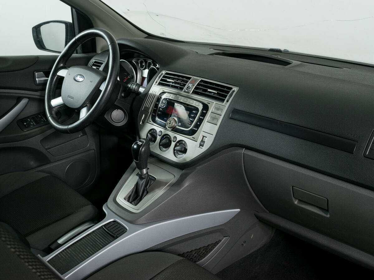 Ford Kuga с пробегом — 2012 год. Фото: #4