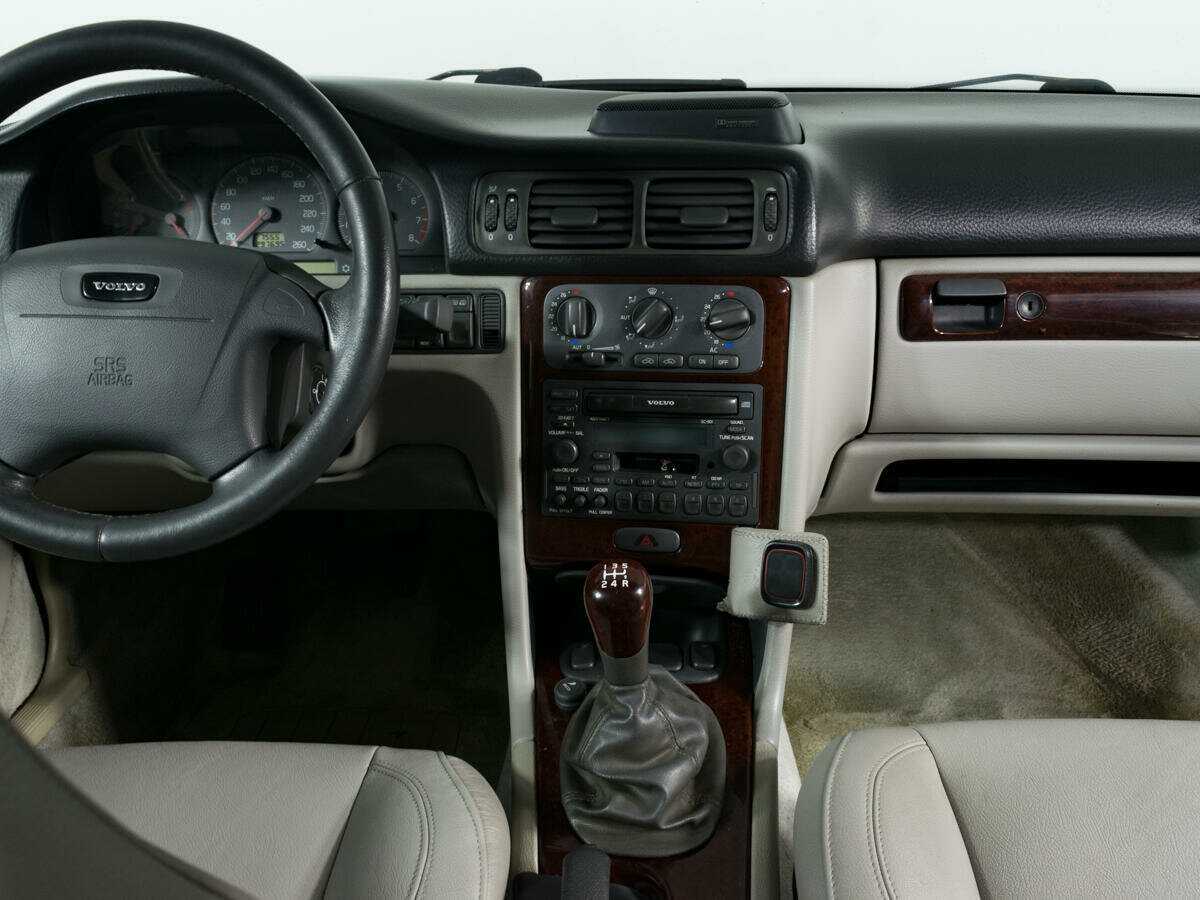 Volvo C70 с пробегом — 1999 год. Фото: #4