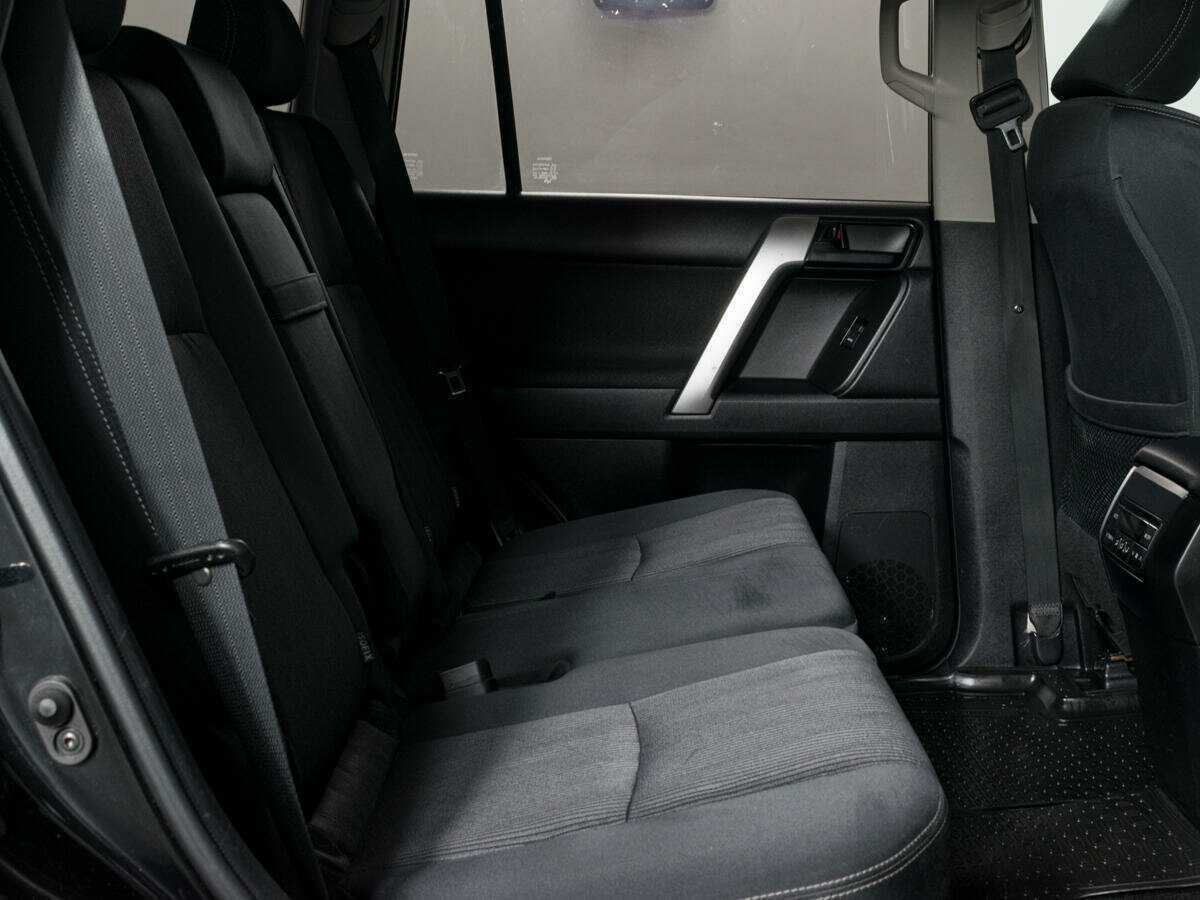 Toyota Land Cruiser Prado с пробегом — 2018 год. Фото: #6