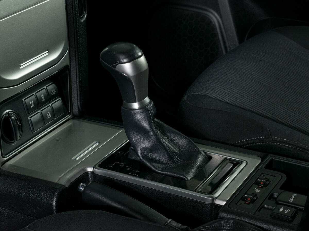 Toyota Land Cruiser Prado с пробегом — 2018 год. Фото: #8