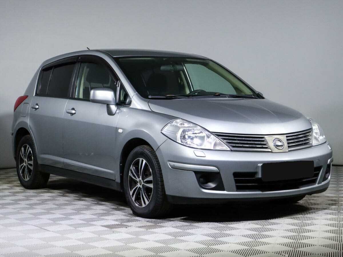 Nissan Tiida с пробегом — 2010 год. Фото: #2